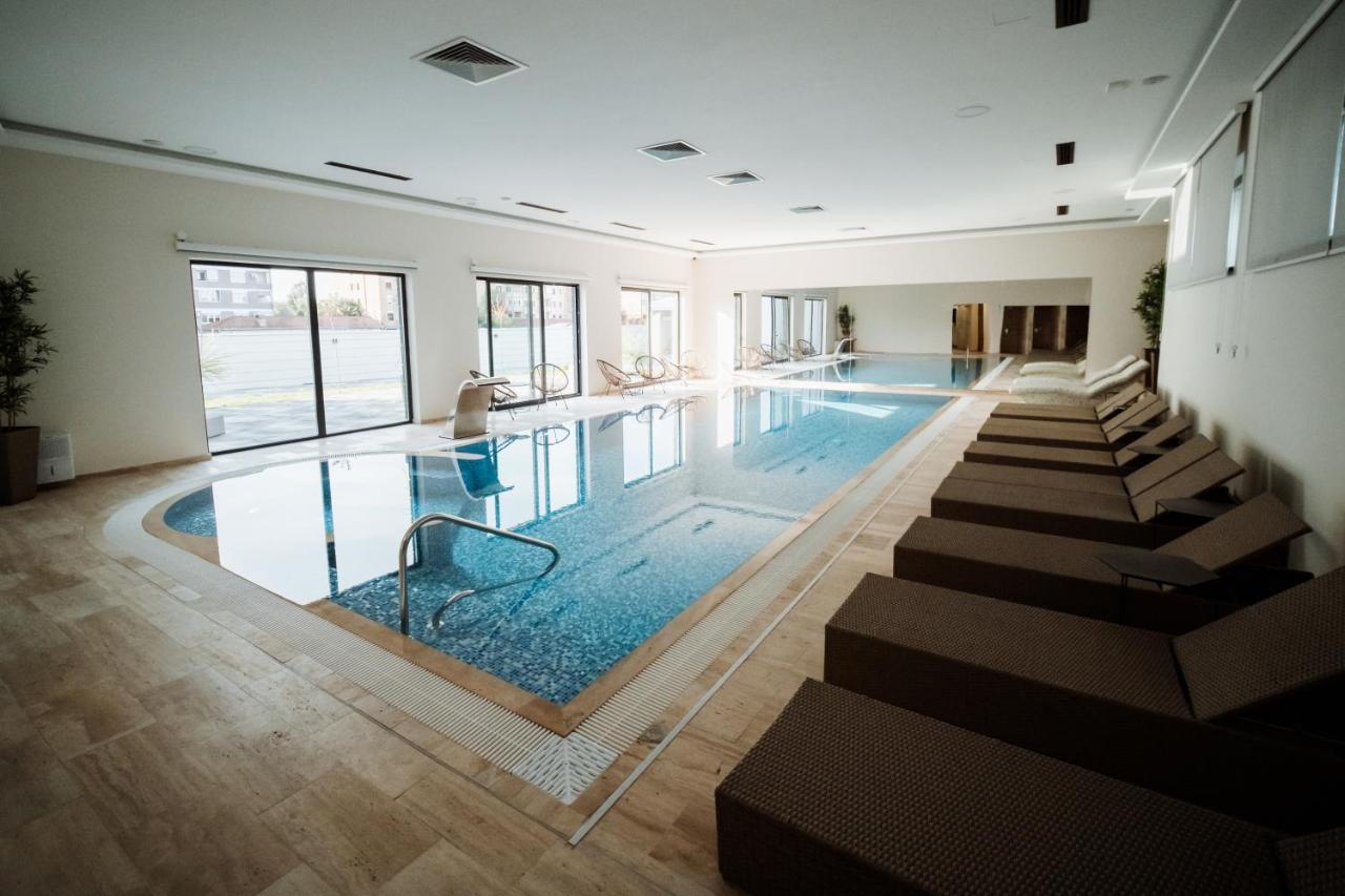 Hotel Barcode Wellness & Spa Sombor Bagian luar foto