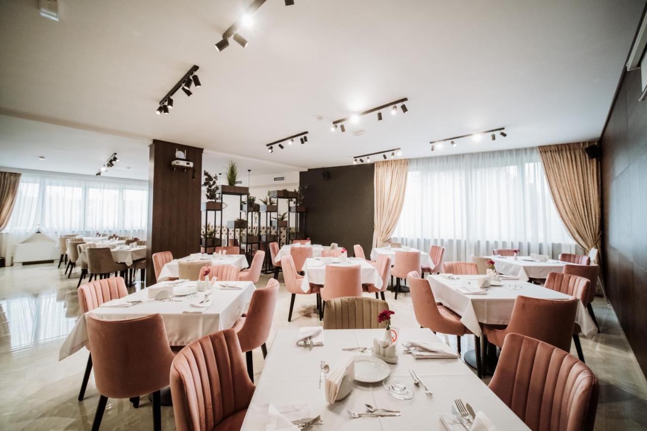Hotel Barcode Wellness & Spa Sombor Bagian luar foto