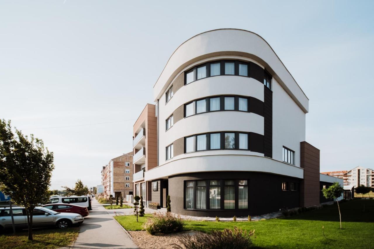 Hotel Barcode Wellness & Spa Sombor Bagian luar foto