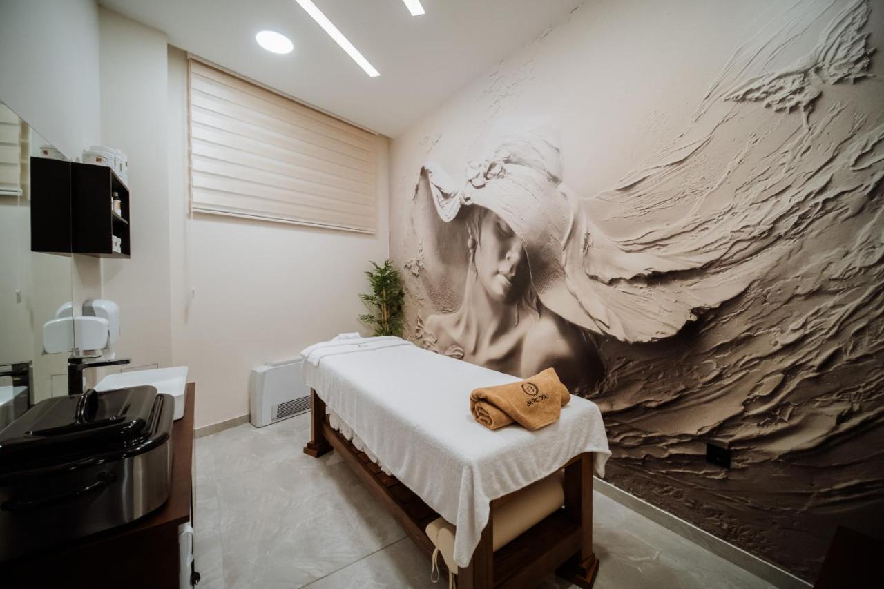 Hotel Barcode Wellness & Spa Sombor Bagian luar foto