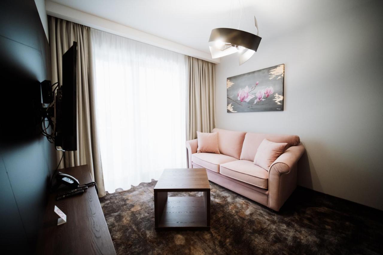 Hotel Barcode Wellness & Spa Sombor Bagian luar foto