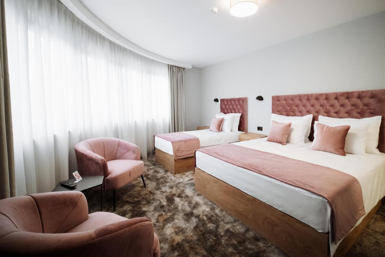 Hotel Barcode Wellness & Spa Sombor Bagian luar foto