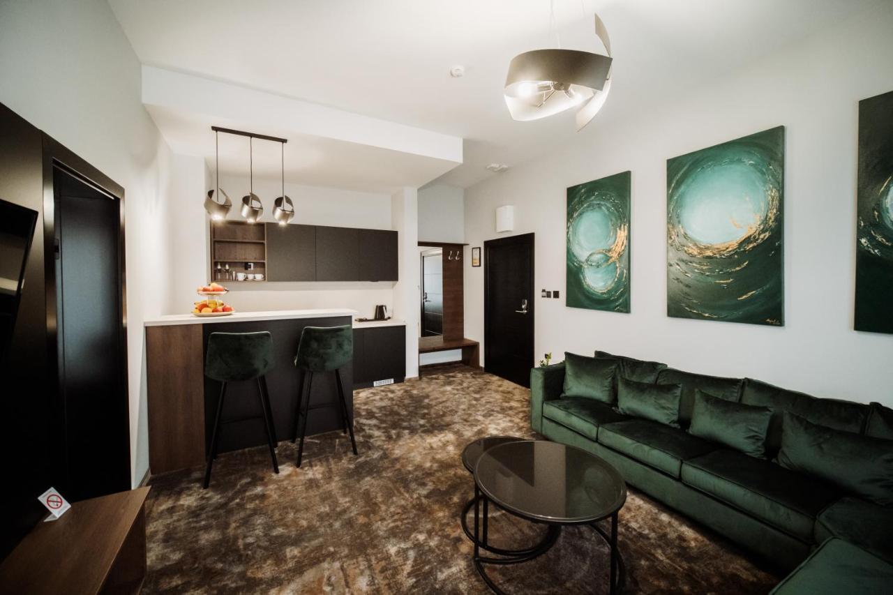 Hotel Barcode Wellness & Spa Sombor Bagian luar foto